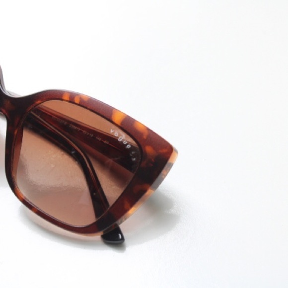 Vogue sunglasses main image 5